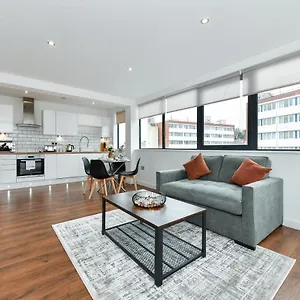 Carlton Heights: Modern 2-bedroom Corporate And Leisure Apartment