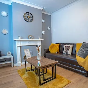 Stayzed G: Edge Of City Centre Holiday home